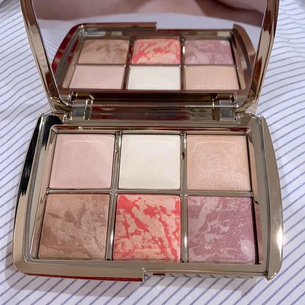Hourglass Ambient Lightening Sculpture Palette